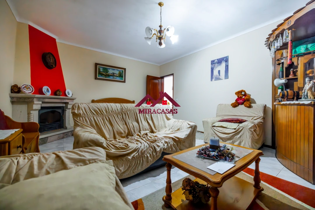 Moradia T5 para Venda em Fonte de Angeão e Covão do Lobo Foto 9