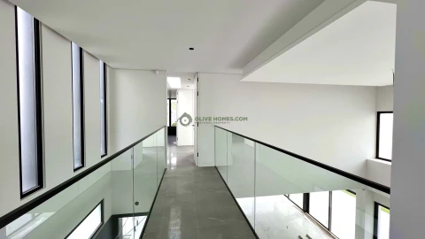 Moradia T4 para Venda em Quarteira