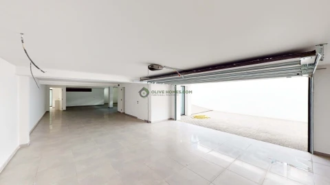 Moradia T4 para Venda em Quarteira