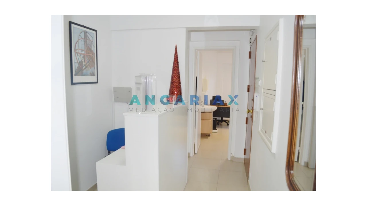 Loja para Venda em Sacavém e Prior Velho Foto 18