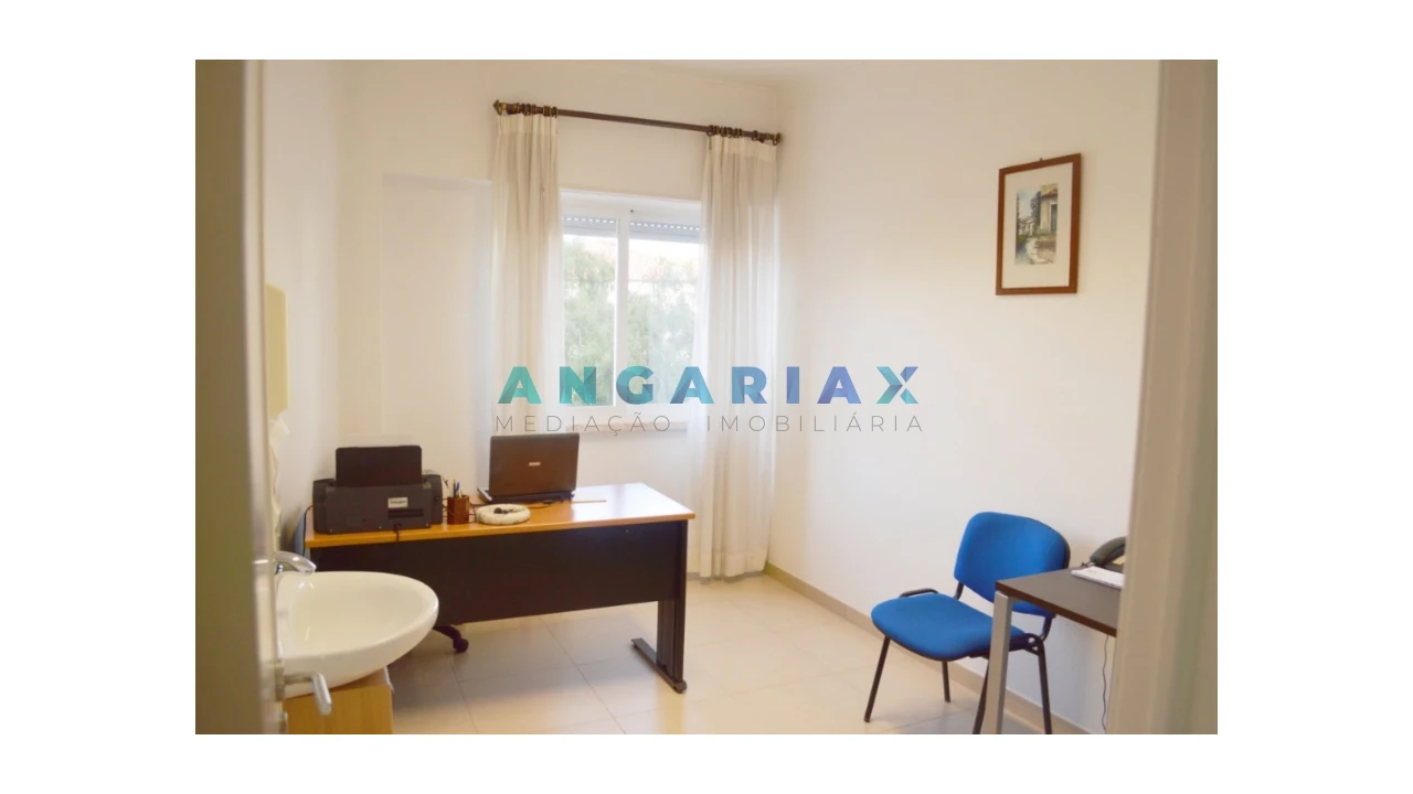 Loja para Venda em Sacavém e Prior Velho Foto 4