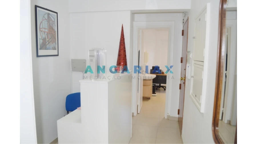 Loja para Venda em Sacavém e Prior Velho Foto 18