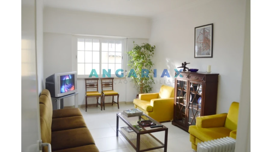 Loja para Venda em Sacavém e Prior Velho Foto 11