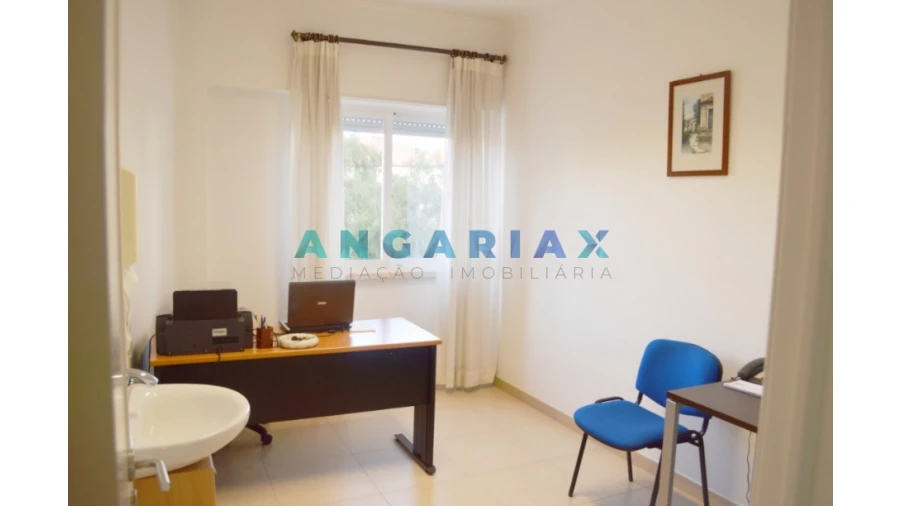 Loja para Venda em Sacavém e Prior Velho Foto 4