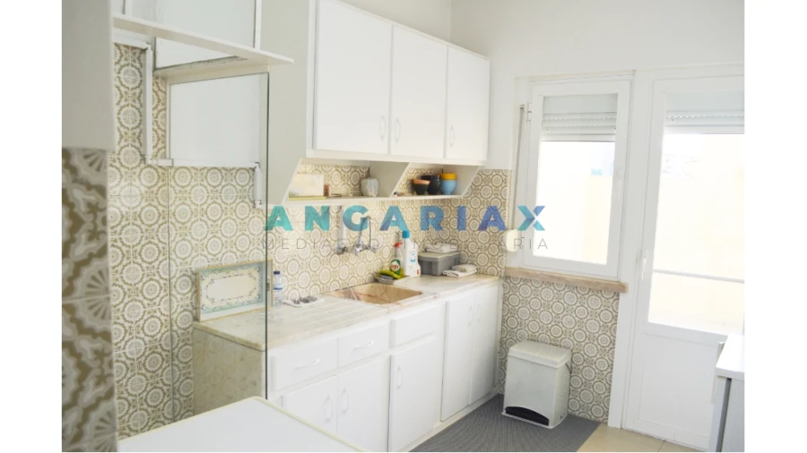 Loja para Venda em Sacavém e Prior Velho Foto 13