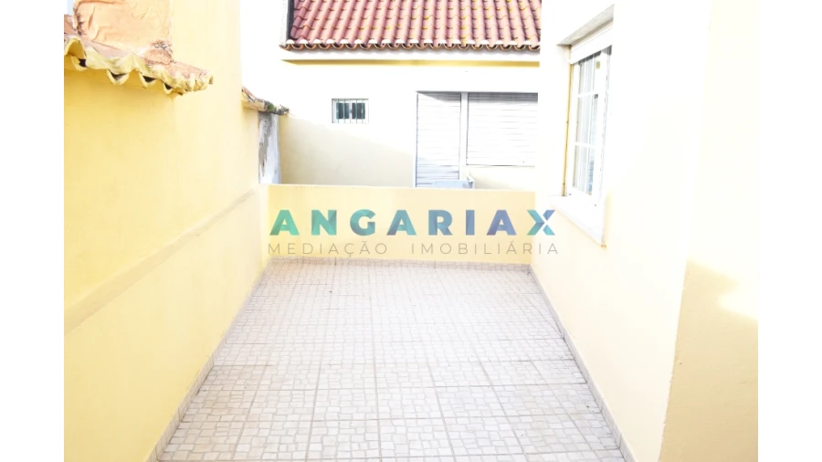 Loja para Venda em Sacavém e Prior Velho Foto 14