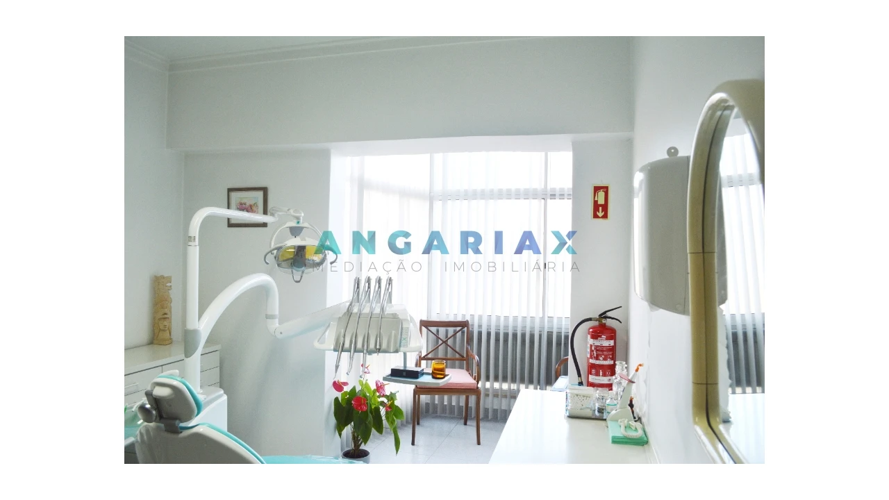 Loja para Venda em Sacavém e Prior Velho Foto 1