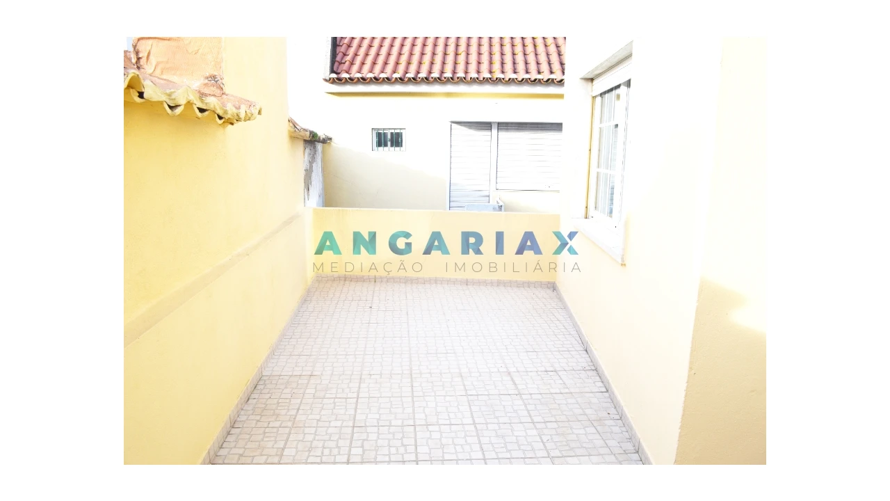 Loja para Venda em Sacavém e Prior Velho Foto 14