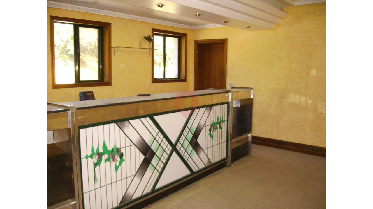 Prédio para Venda em Vila e Roussas Foto 7