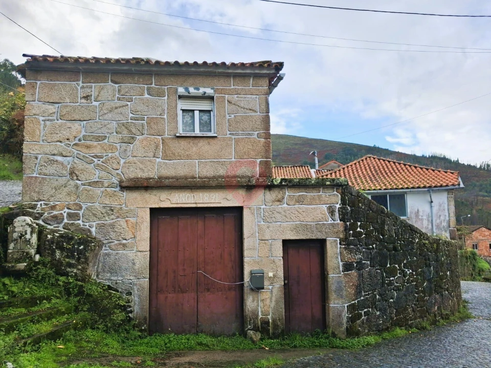 Moradia T3 para Venda em Penso Foto 1