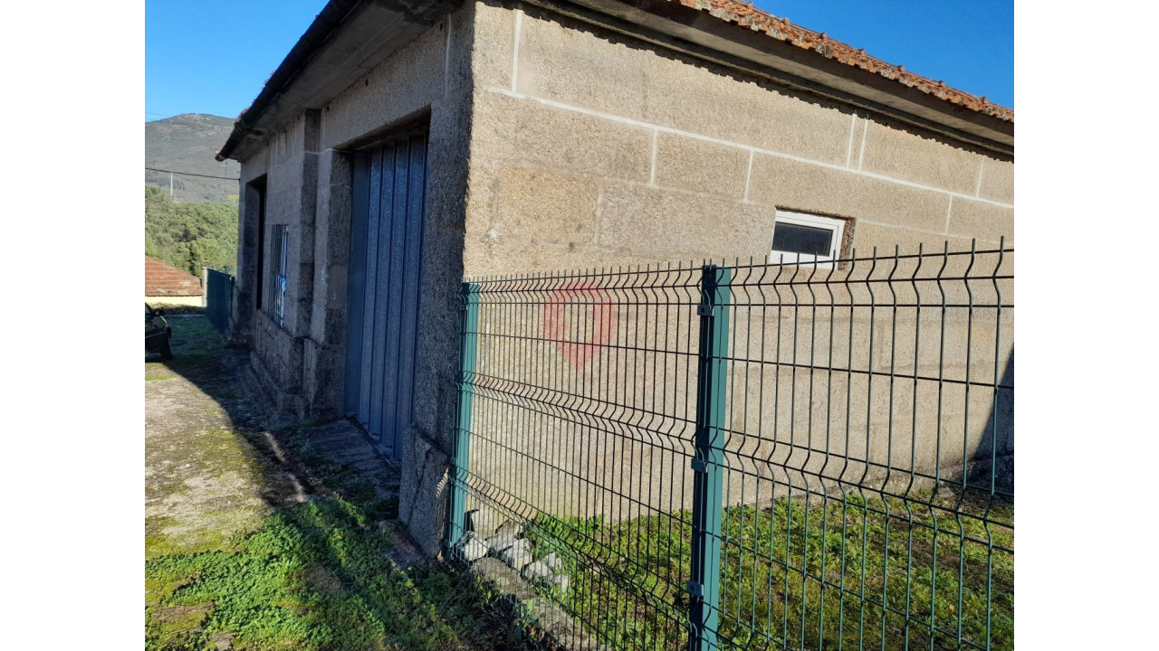 Moradia T1 para Venda em Riba de Mouro Foto 2
