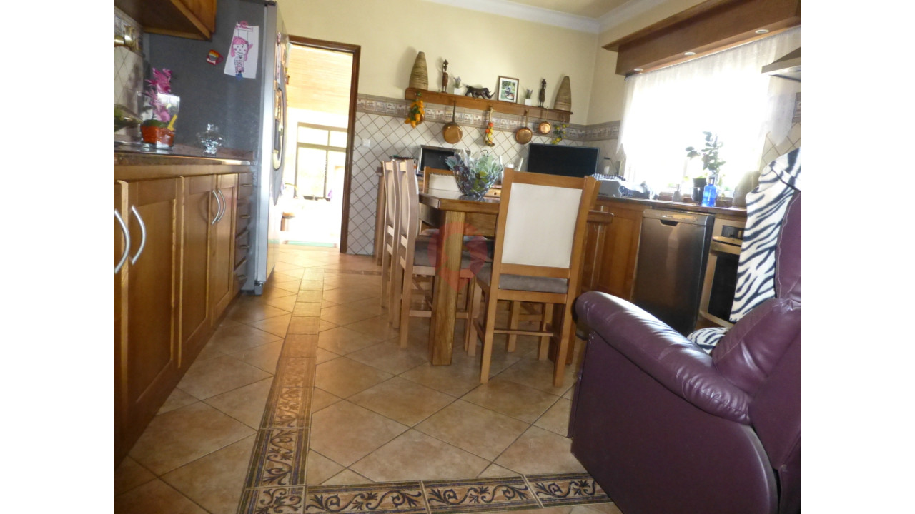 Moradia T4 para Venda em Barbeita Foto 7