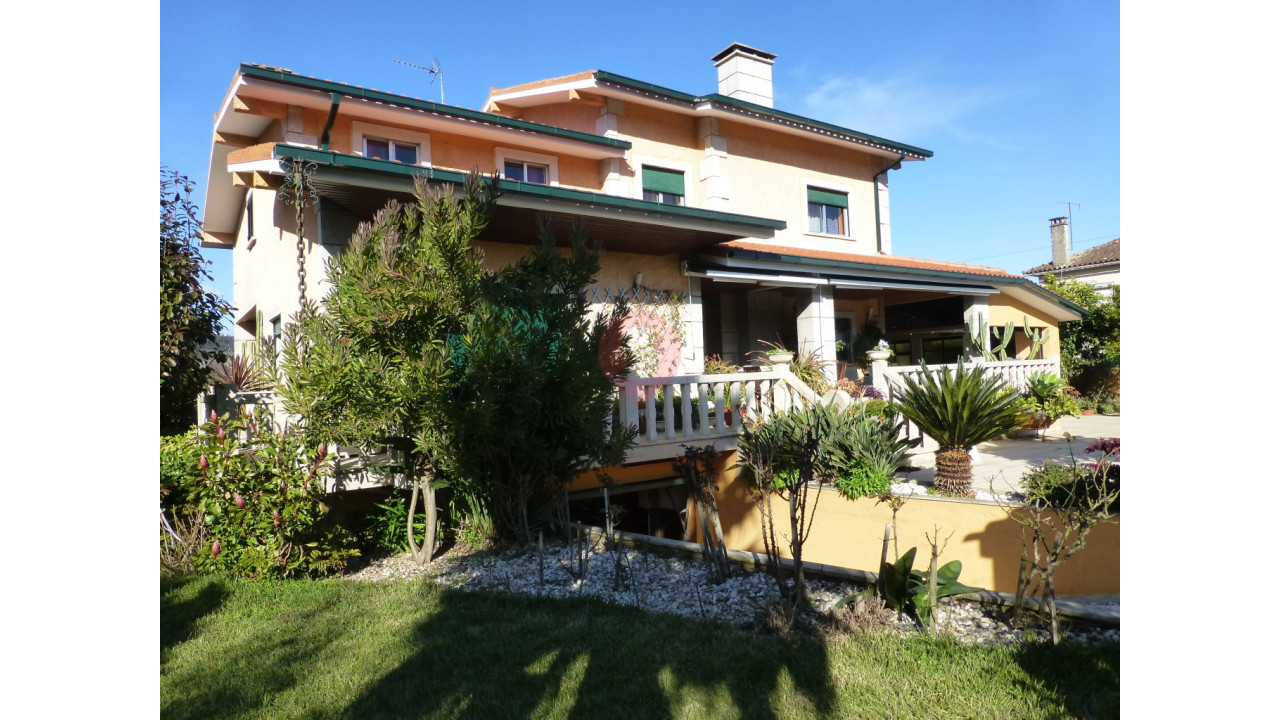 Moradia T4 para Venda em Barbeita Foto 2