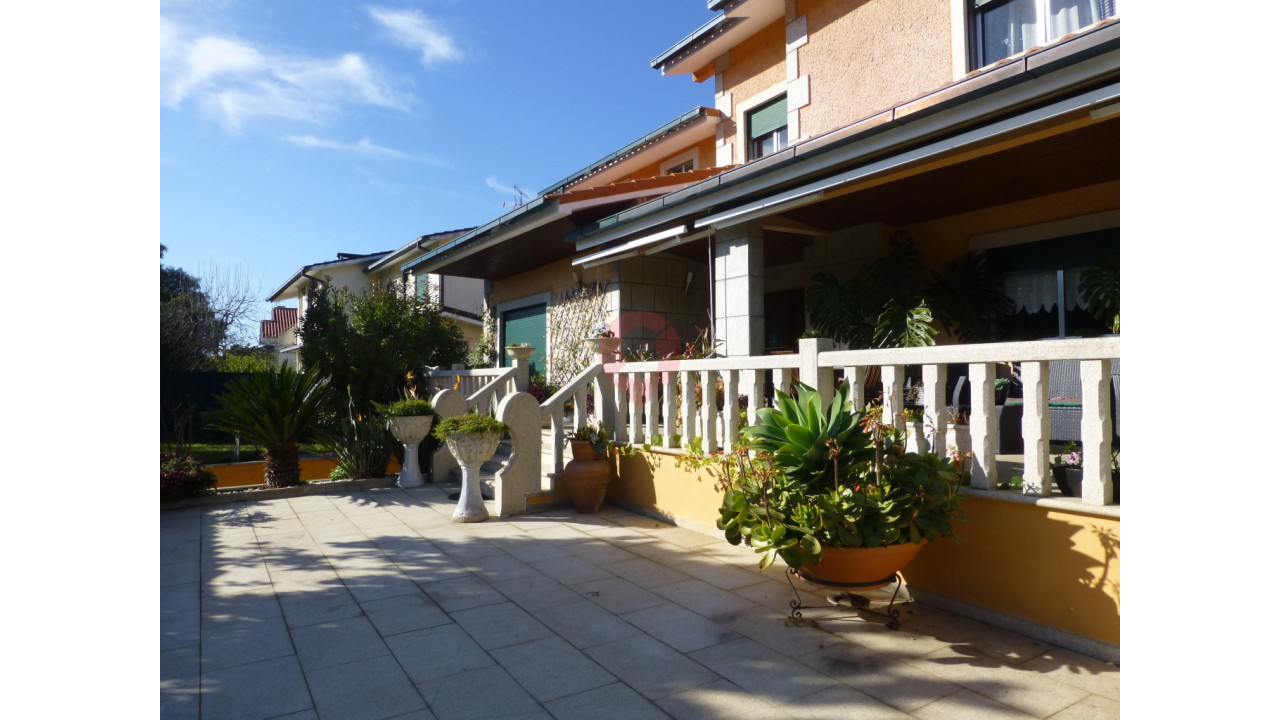 Moradia T4 para Venda em Barbeita Foto 3