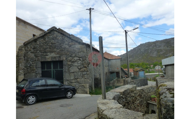 Moradia T3 para Venda em Castro Laboreiro e Lamas de Mouro