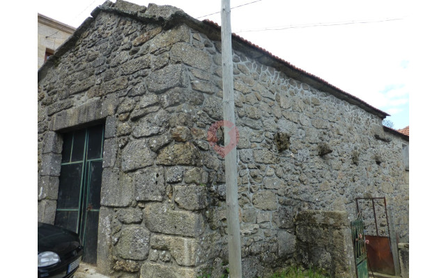 Moradia T3 para Venda em Castro Laboreiro e Lamas de Mouro