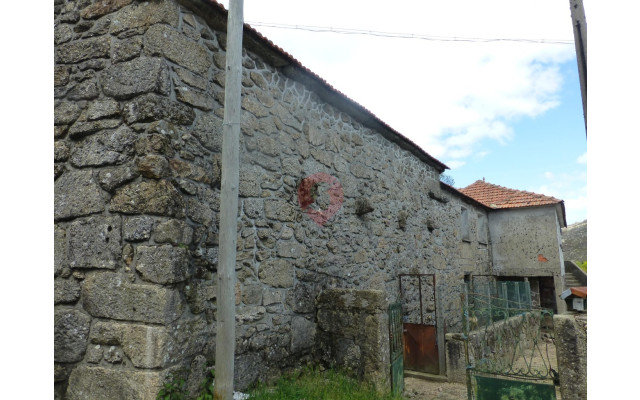 Moradia T3 para Venda em Castro Laboreiro e Lamas de Mouro