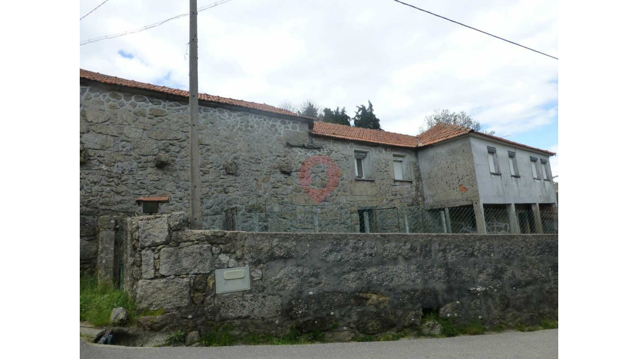 Moradia T3 para Venda em Castro Laboreiro e Lamas de Mouro Foto 3