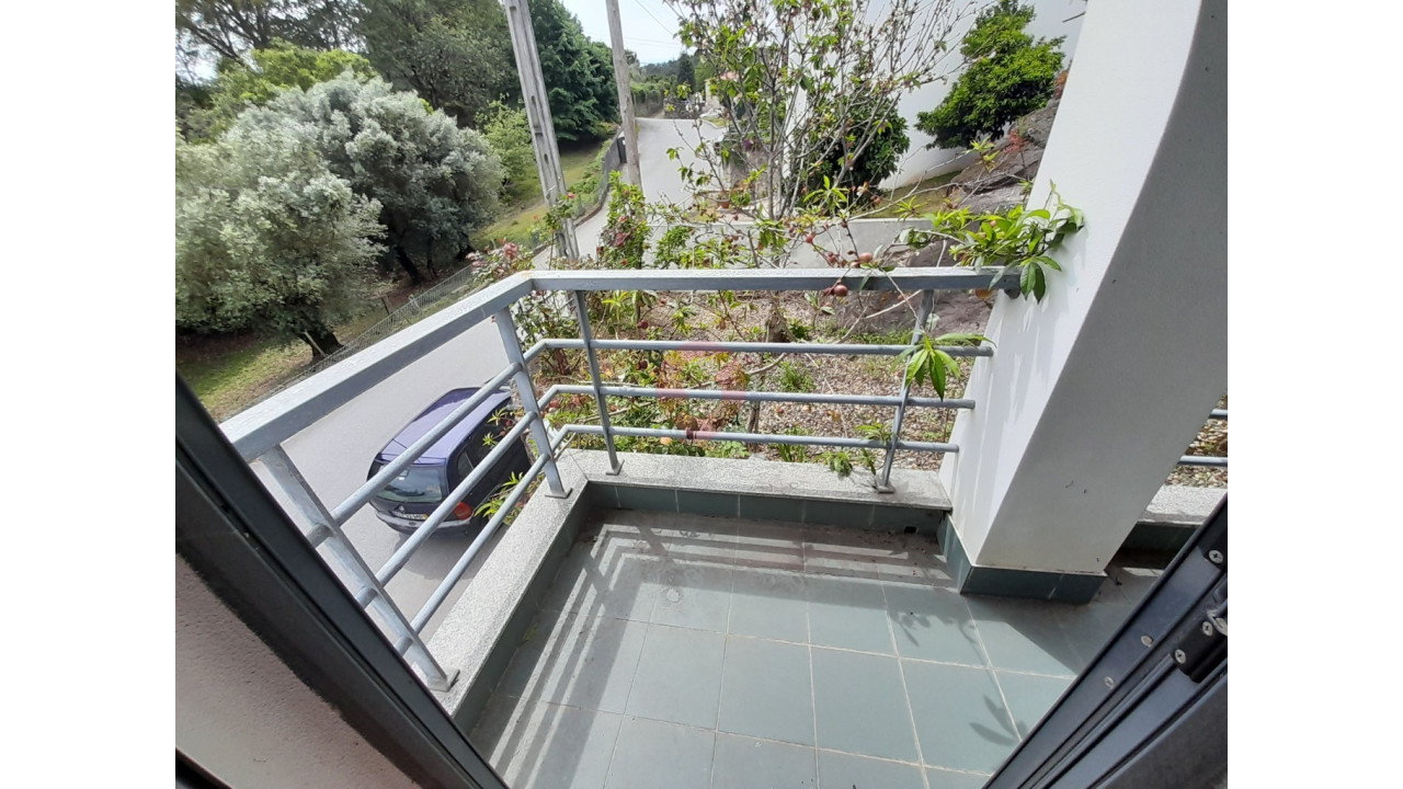 Moradia T3 para Venda em Vilar de Mouros Foto 8