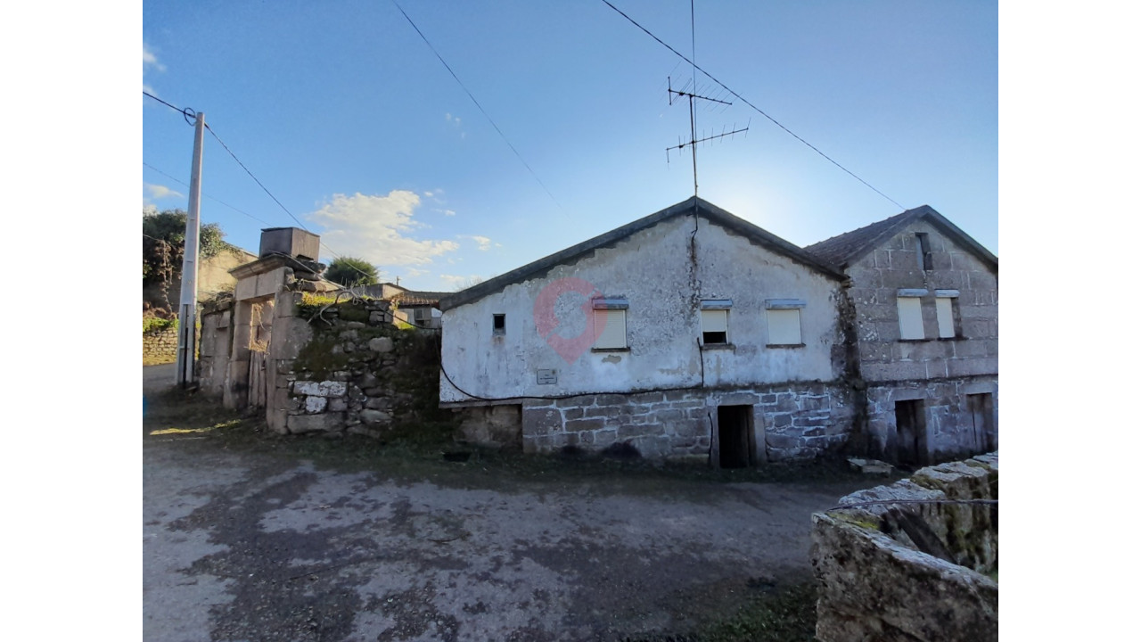 Moradia T3 para Venda em Podame Foto 3