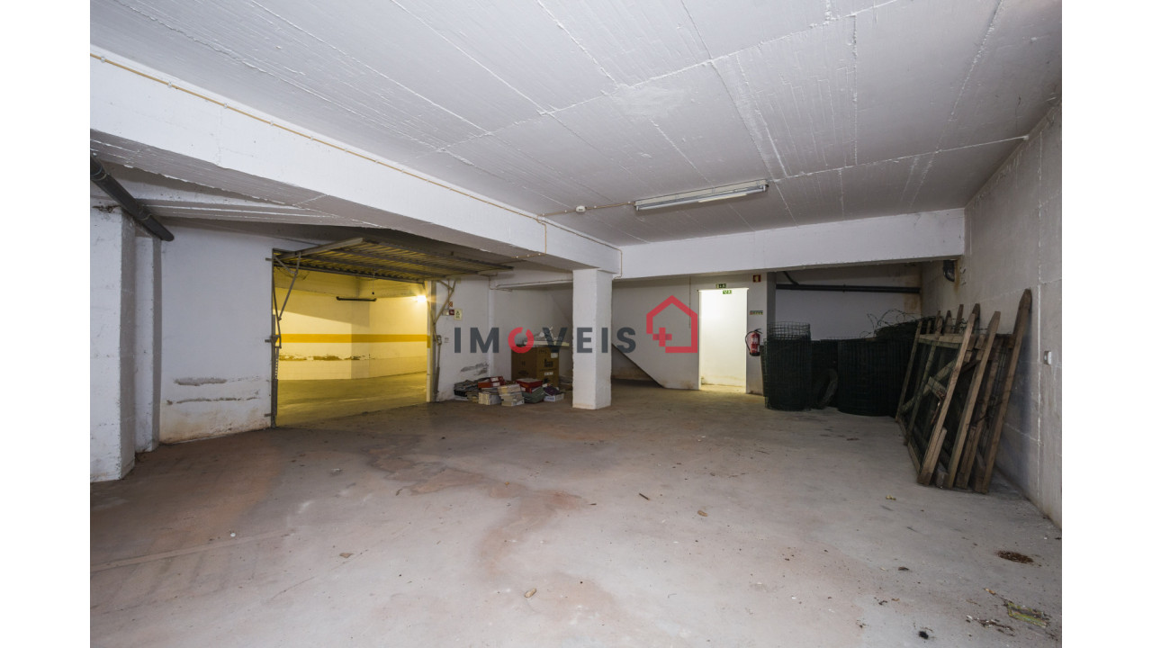 Loja para Venda em Calvaria de Cima Foto 14