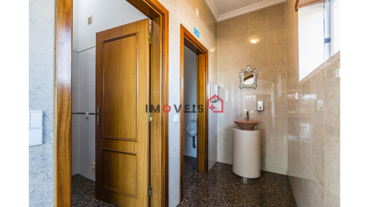 Loja para Venda em Calvaria de Cima Foto 10