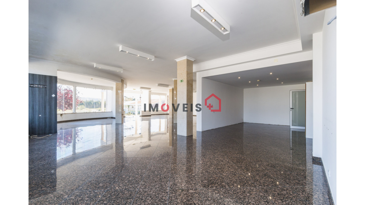 Loja para Venda em Calvaria de Cima Foto 9