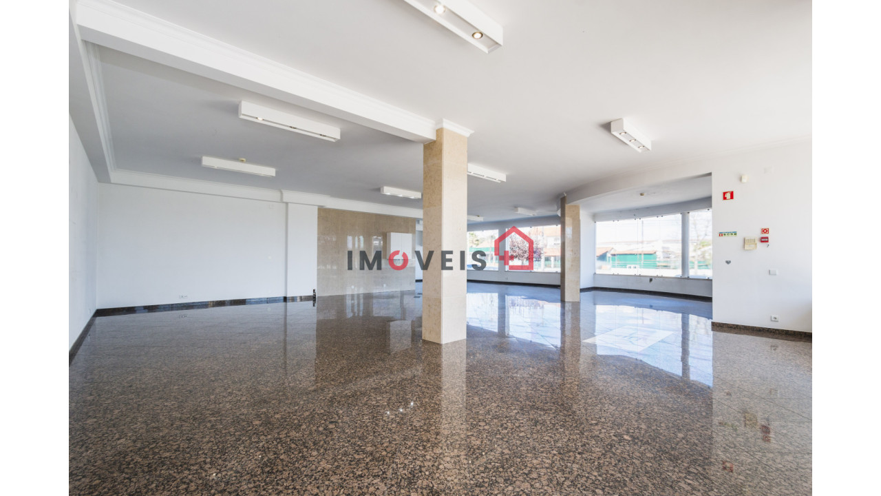 Loja para Venda em Calvaria de Cima Foto 3