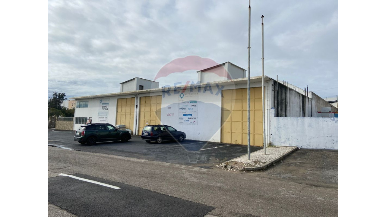 Armazém para Venda em Faro (Sé e São Pedro) Foto 3