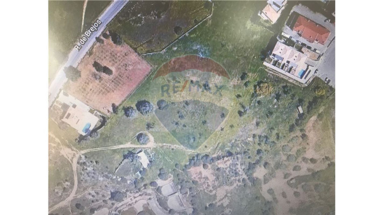 Terreno P/ Prédio para Venda em Albufeira e Olhos de Água Foto 2