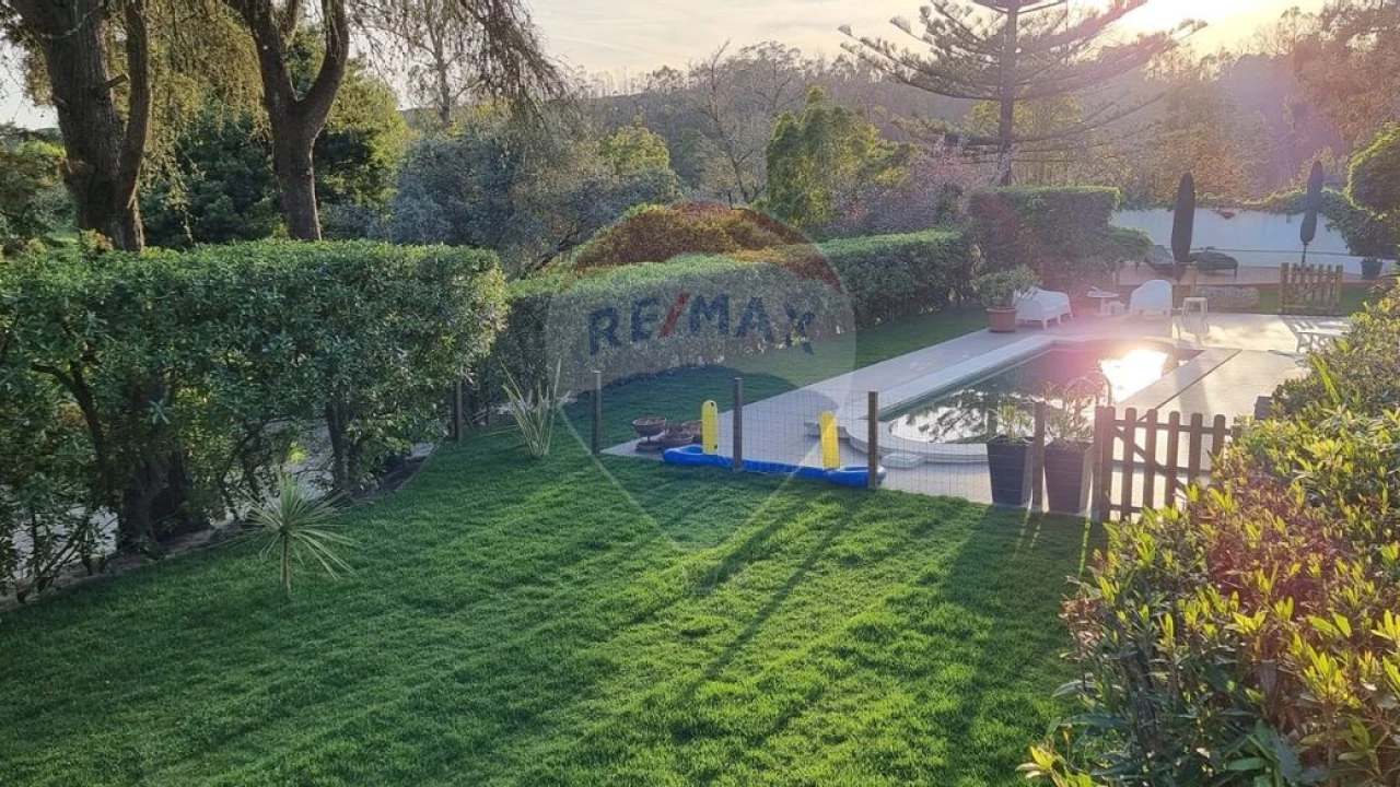 Quinta T5 para Venda em Charneca de Caparica e Sobreda Foto 3