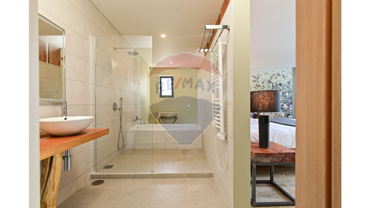 Moradia T8 para Venda em Carvoeira Foto 21