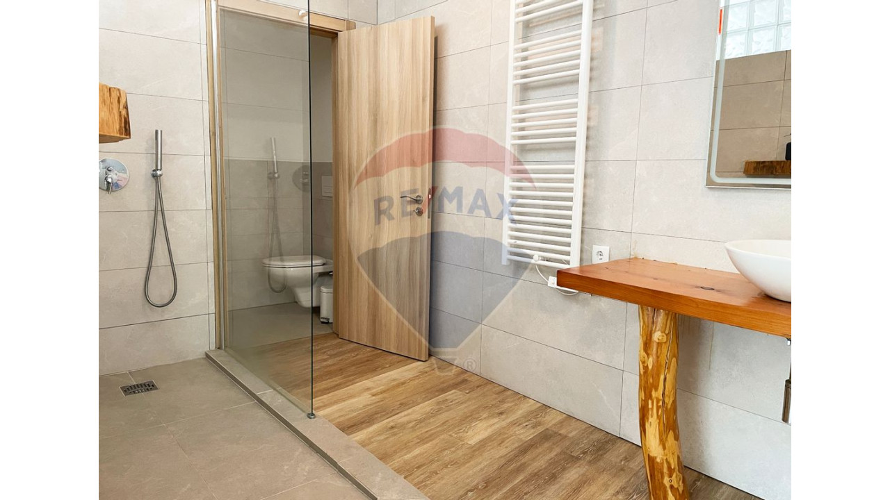 Moradia T8 para Venda em Carvoeira Foto 28