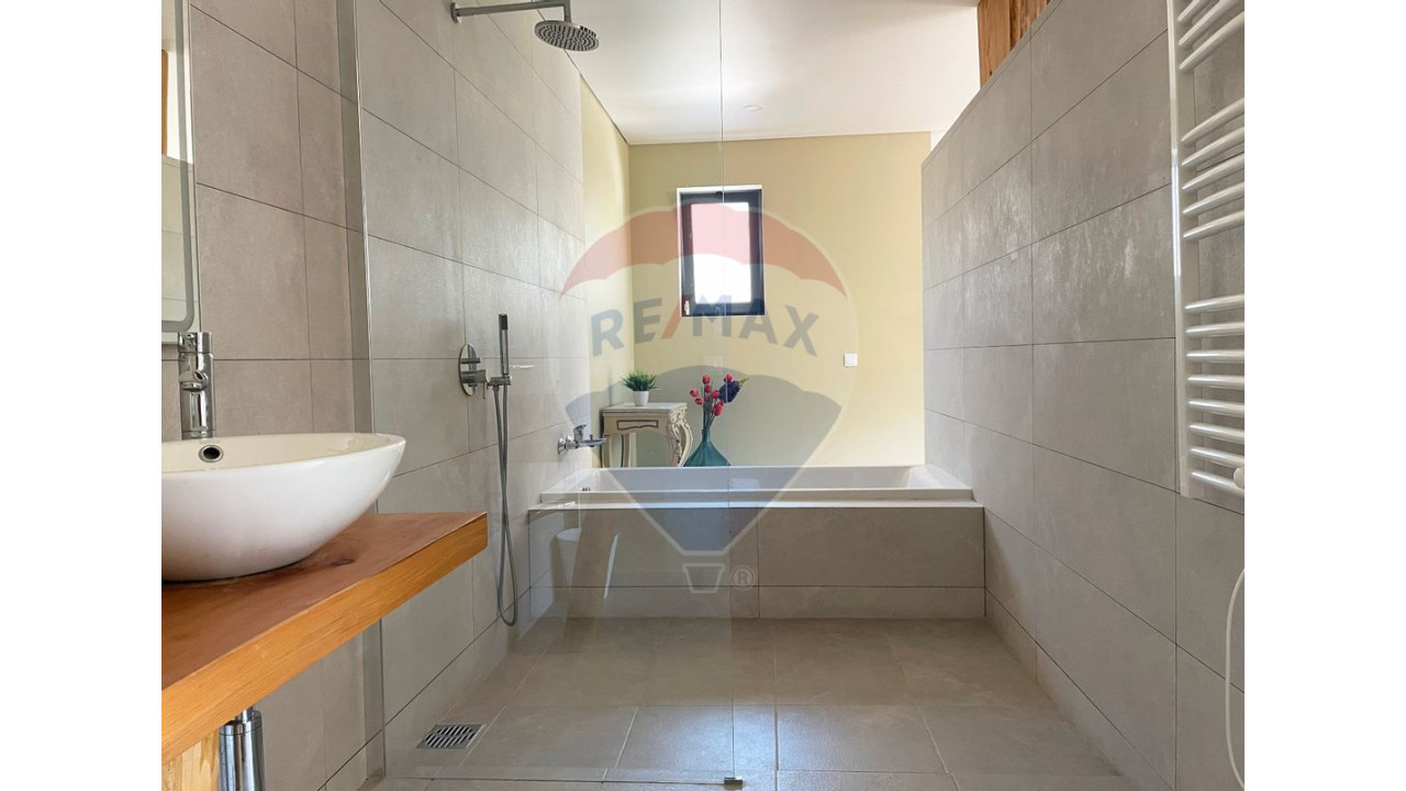 Moradia T8 para Venda em Carvoeira Foto 12