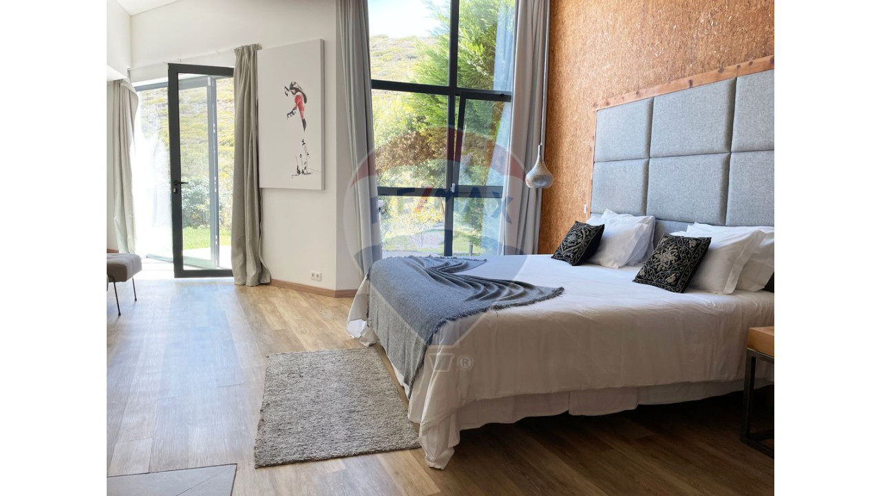 Moradia T8 para Arrendamento em Carvoeira Foto 22