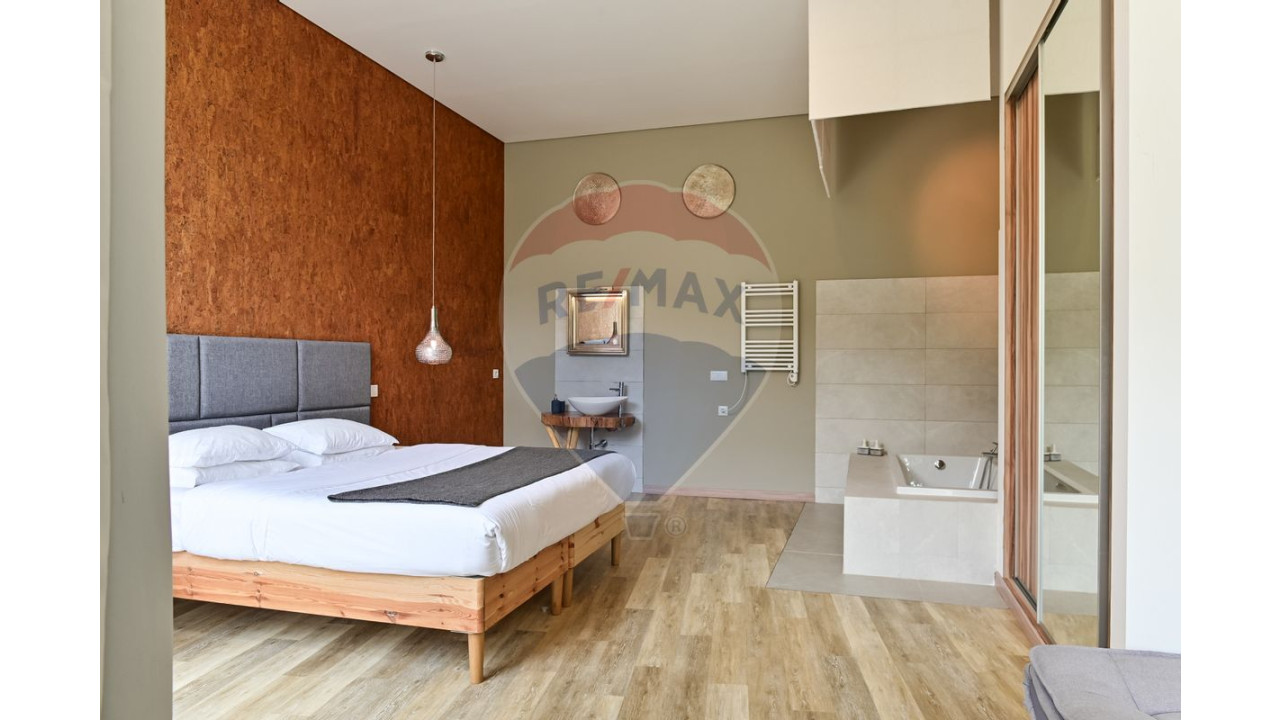 Moradia T8 para Arrendamento em Carvoeira Foto 13