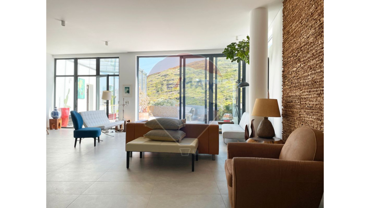 Moradia T8 para Arrendamento em Carvoeira Foto 3