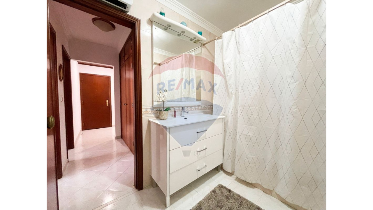 Apartamento T3 para Venda em Santa Maria e São Miguel, São Martinho, São Pedro Penaferrim Foto 17