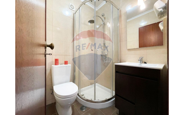 Apartamento T3 para Venda em Santa Maria e São Miguel, São Martinho, São Pedro Penaferrim