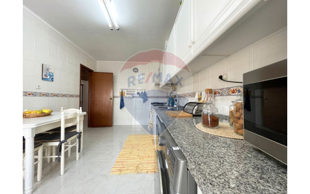 Apartamento T3 para Venda em Santa Maria e São Miguel, São Martinho, São Pedro Penaferrim
