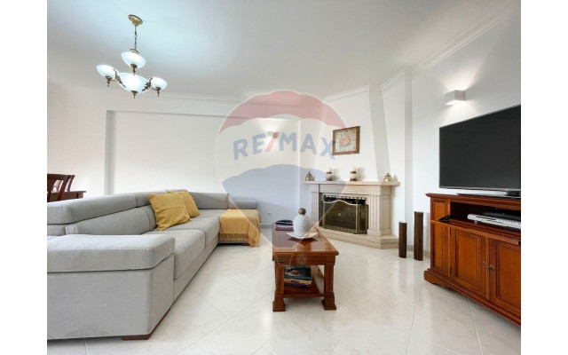 Apartamento T3 para Venda em Santa Maria e São Miguel, São Martinho, São Pedro Penaferrim