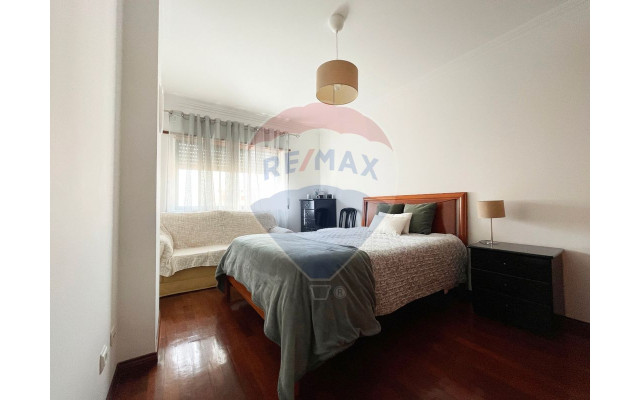 Apartamento T3 para Venda em Santa Maria e São Miguel, São Martinho, São Pedro Penaferrim