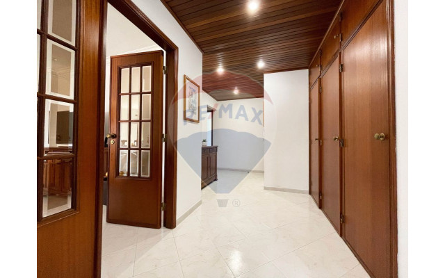 Apartamento T3 para Venda em Santa Maria e São Miguel, São Martinho, São Pedro Penaferrim