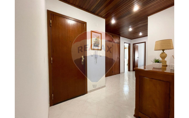 Apartamento T3 para Venda em Santa Maria e São Miguel, São Martinho, São Pedro Penaferrim