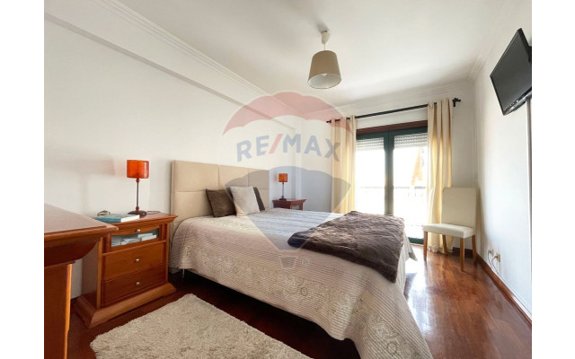 Apartamento T3 para Venda em Santa Maria e São Miguel, São Martinho, São Pedro Penaferrim