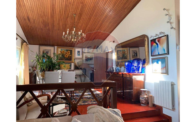 Moradia T5 para Venda em Sesimbra (Castelo)