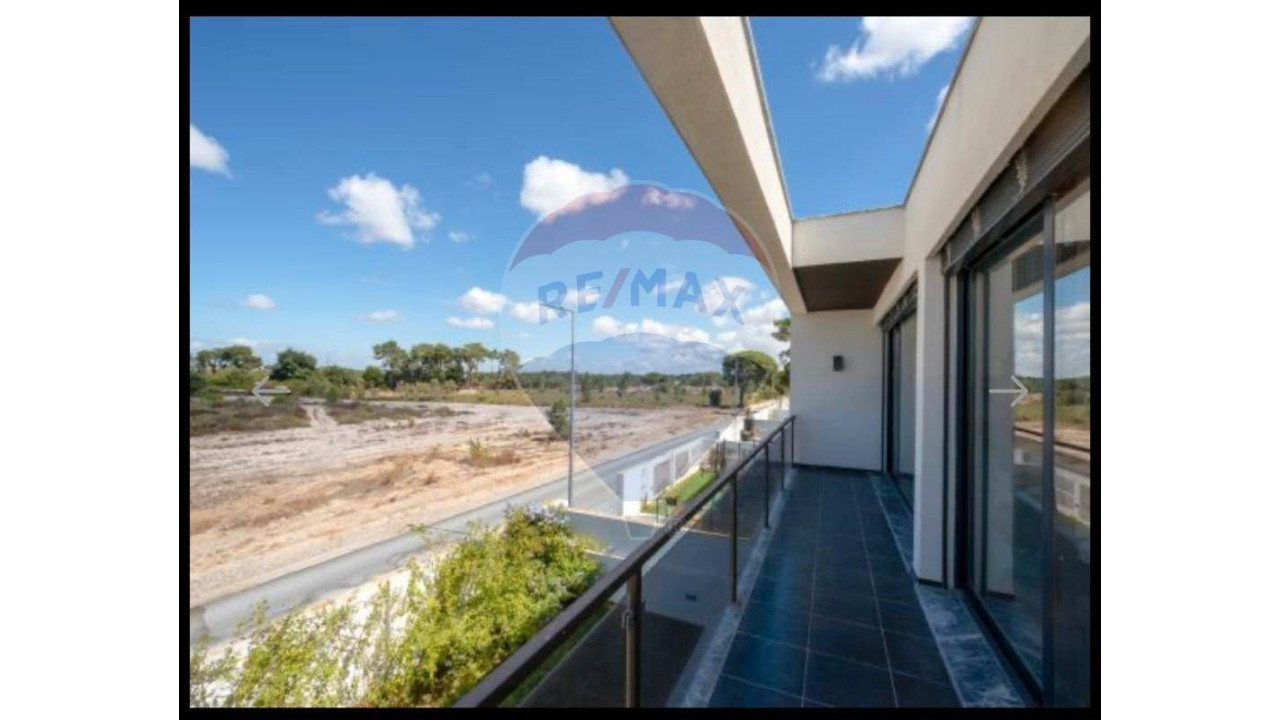 Moradia T4 para Venda em Azeitão (São Lourenço e São Simão) Foto 6
