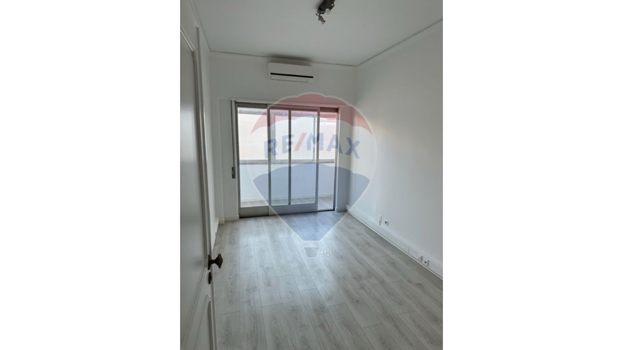 Escritório para Arrendamento em Avenidas Novas Foto 2