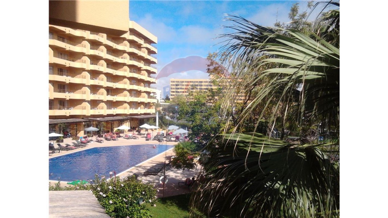 Apartamento para Venda em Quarteira Foto 13