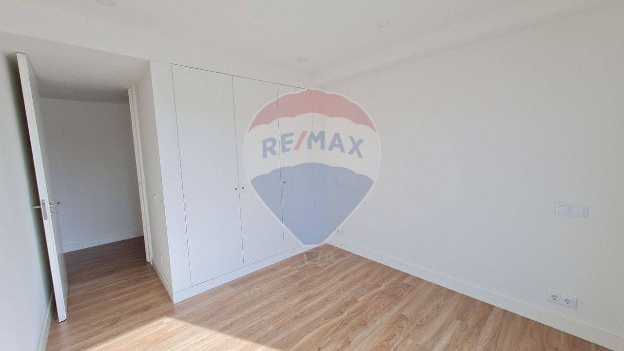 Apartamento T2 para Venda em Faro (Sé e São Pedro) Foto 25